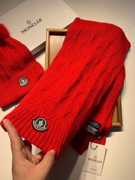 Hat & Scarf Moncler 1