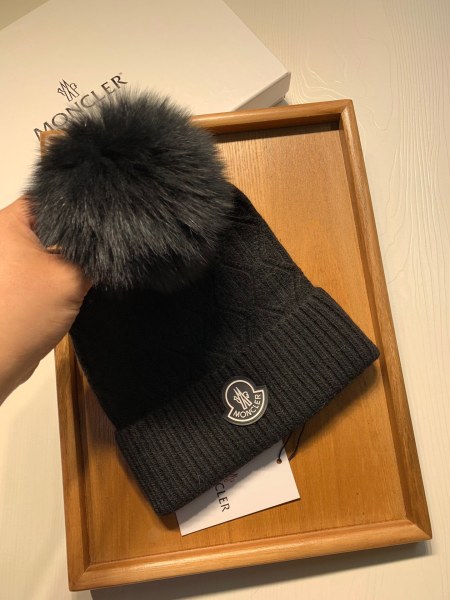 Hat Moncler 4