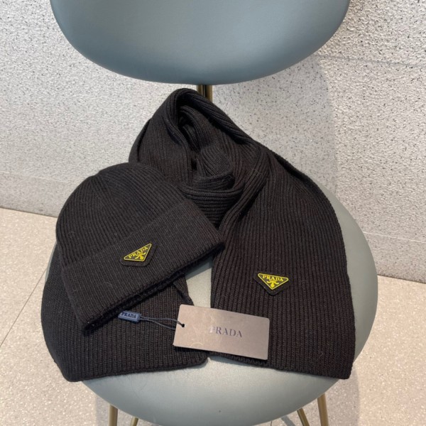 Hat & Scarf Prada 4