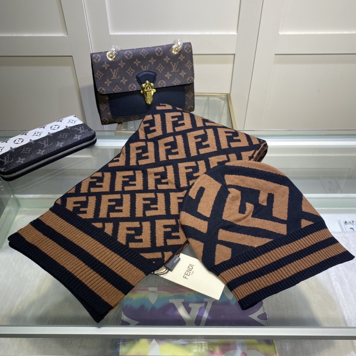 Hat & Scarf Fendi 1