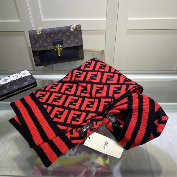 Hat & Scarf Fendi 1