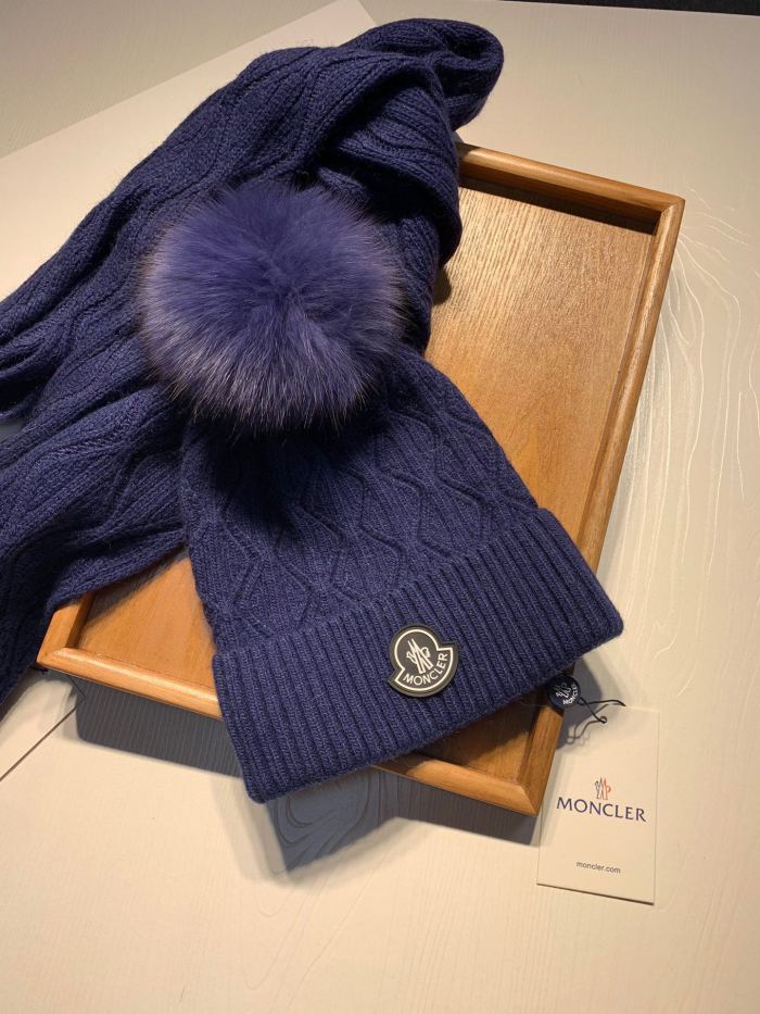 Hat & Scarf Moncler 1