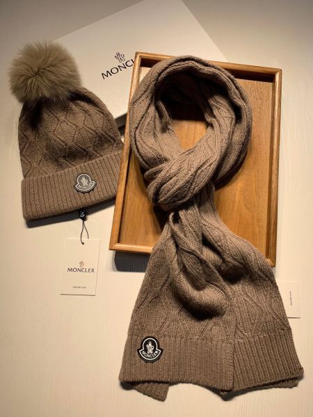 Hat & Scarf Moncler 1