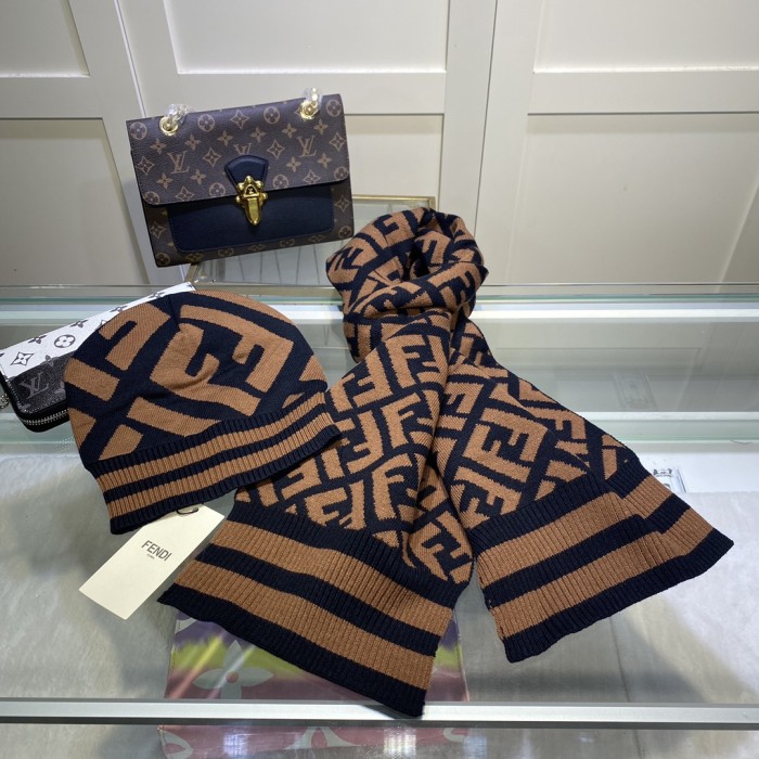 Hat & Scarf Fendi 1
