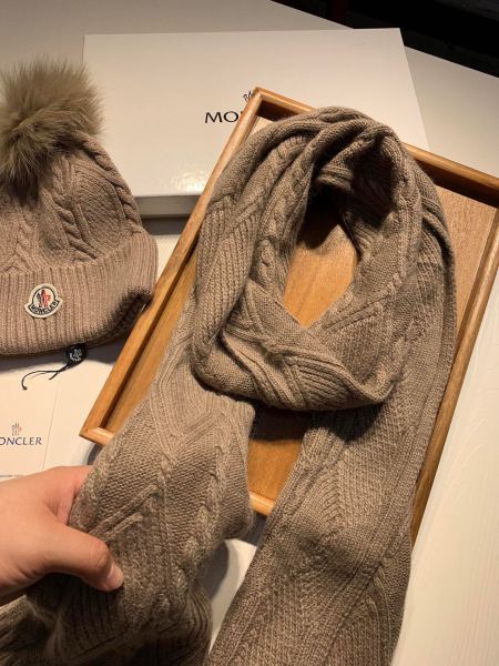 Hat & Scarf Moncler 2