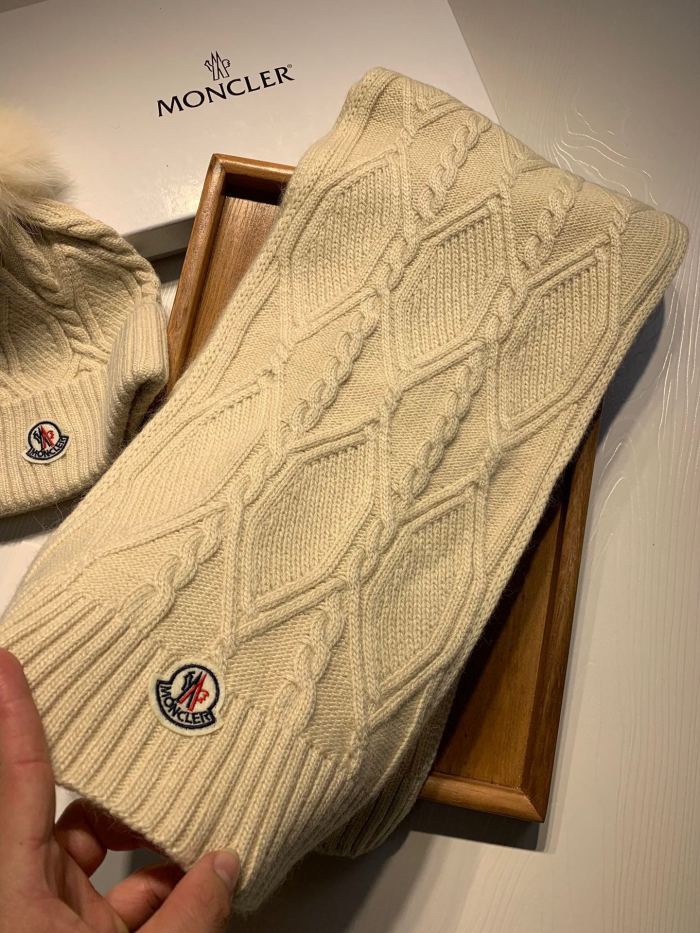 Hat & Scarf Moncler 2