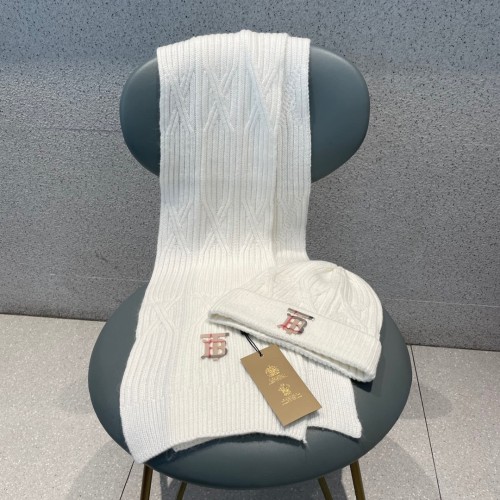 Hat & Scarf  Burberry 1