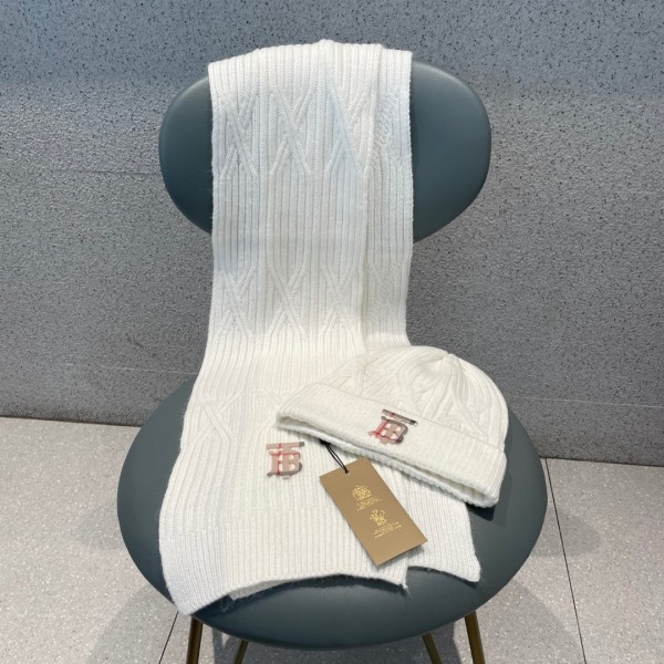 Hat & Scarf  Burberry 1