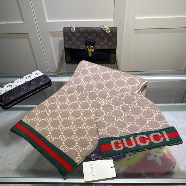 Hat & Scarf Gucci 1