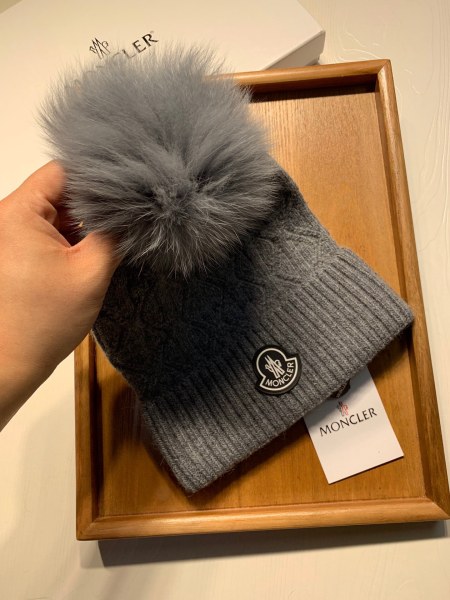 Hat Moncler 4