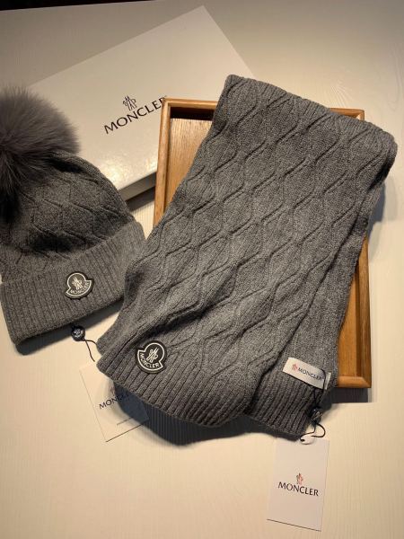 Hat & Scarf Moncler 1