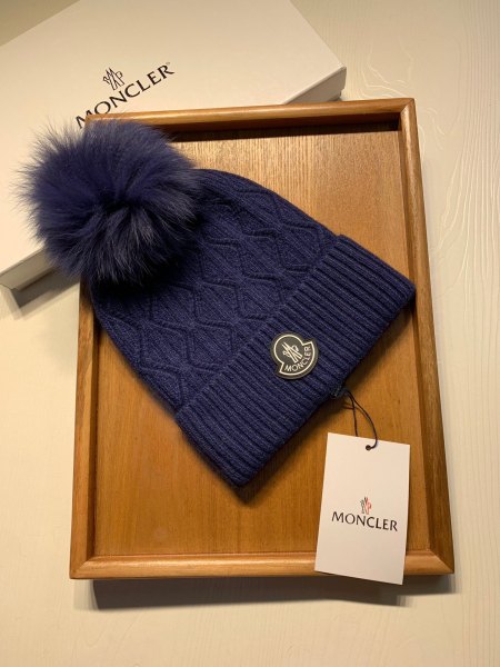Hat Moncler 4