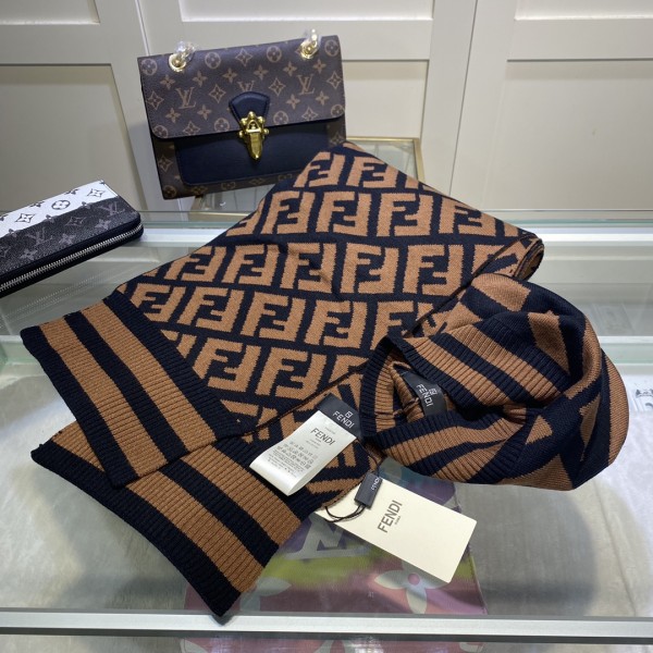 Hat & Scarf Fendi 1