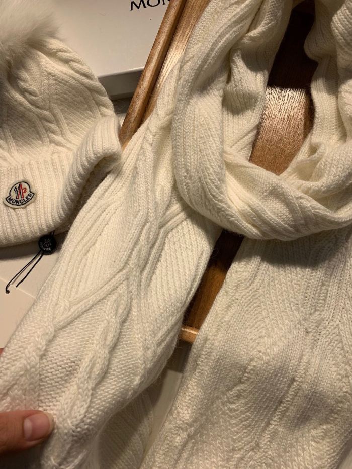 Hat & Scarf Moncler 2