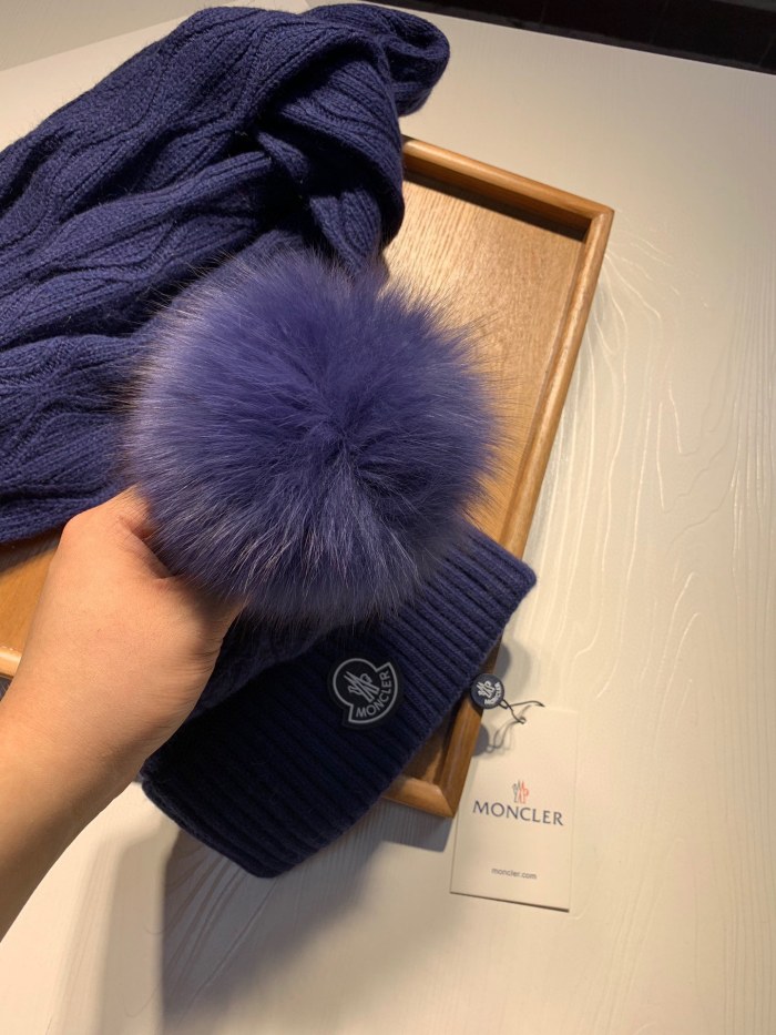 Hat & Scarf Moncler 1