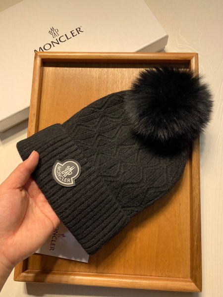 Hat Moncler 4