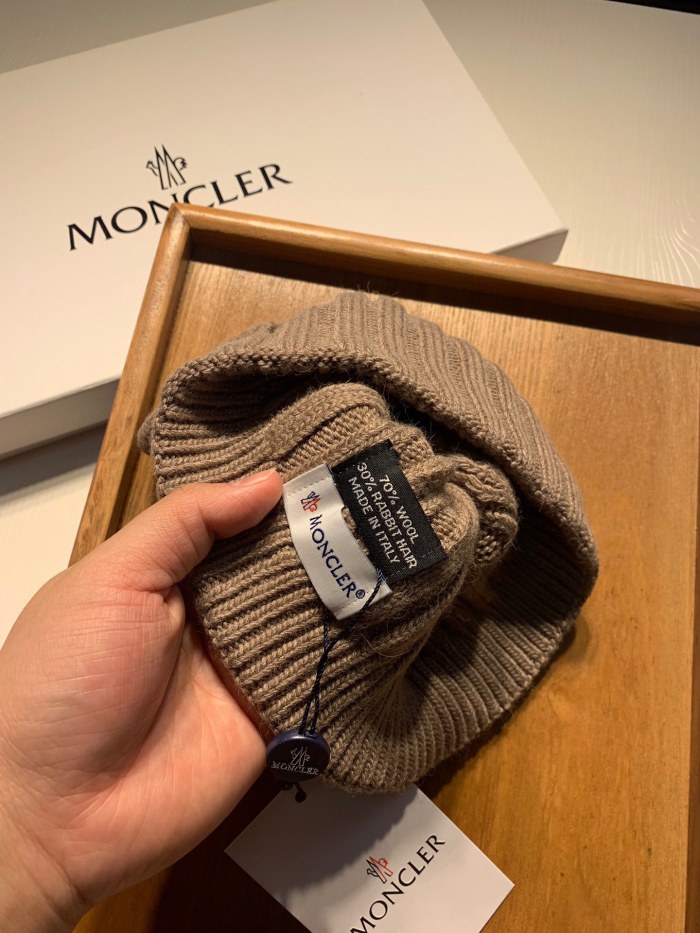 Hat Moncler 3