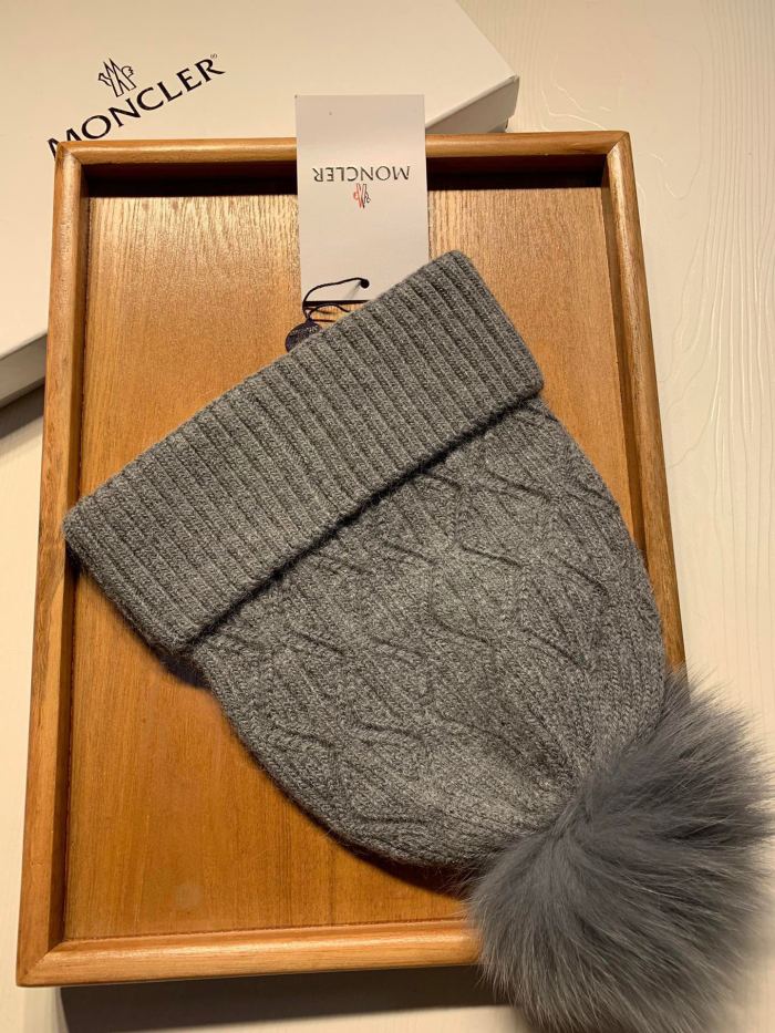 Hat Moncler 4