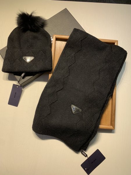 Hat & Scarf Prada 2