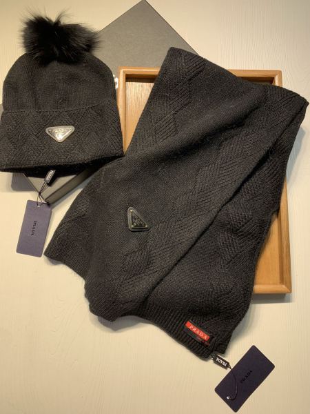 Hat & Scarf Prada 2