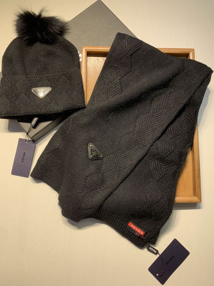 Hat & Scarf Prada 2