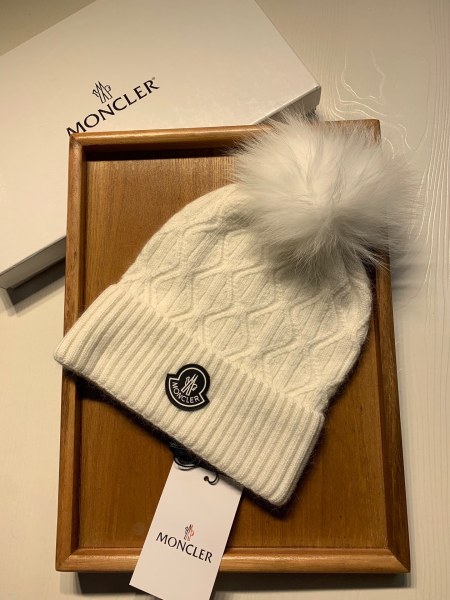 Hat Moncler 4