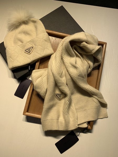 Hat & Scarf Prada 2