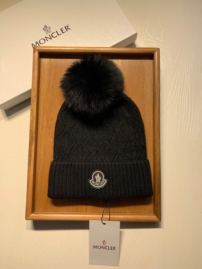 Hat Moncler 4