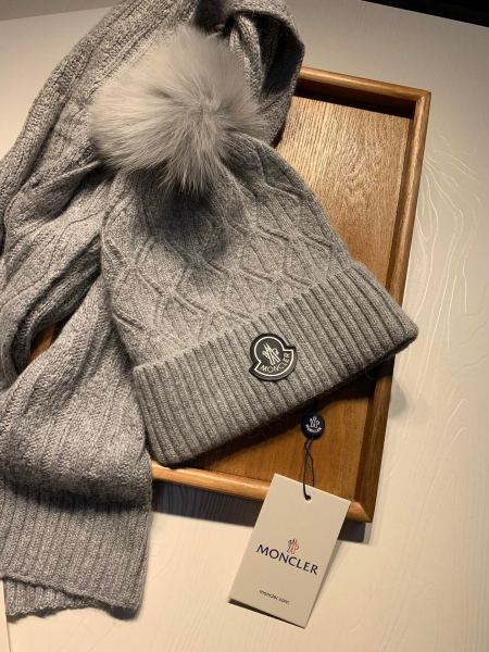 Hat & Scarf Moncler 1