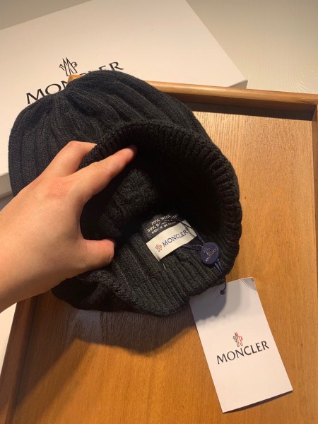 Hat Moncler 3
