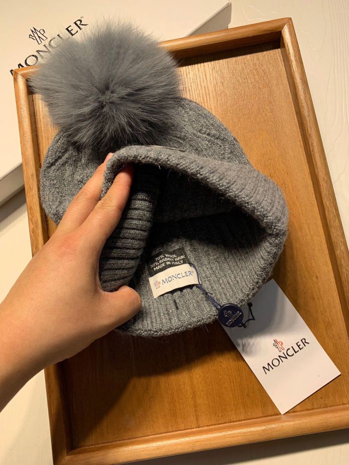 Hat Moncler 4