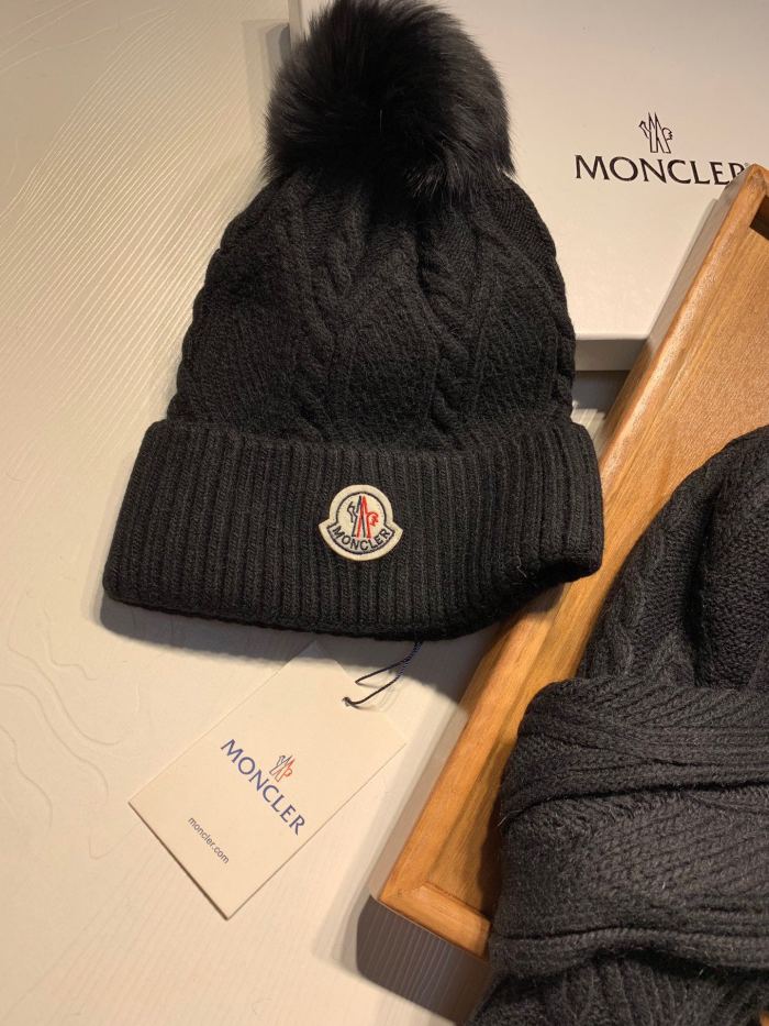 Hat & Scarf Moncler 2