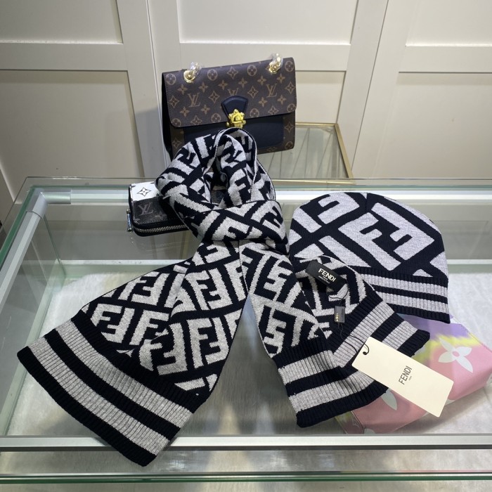 Hat & Scarf Fendi 1