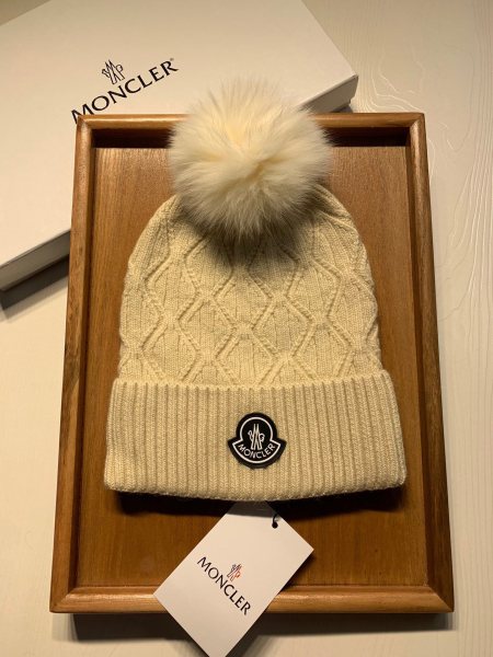 Hat Moncler 4