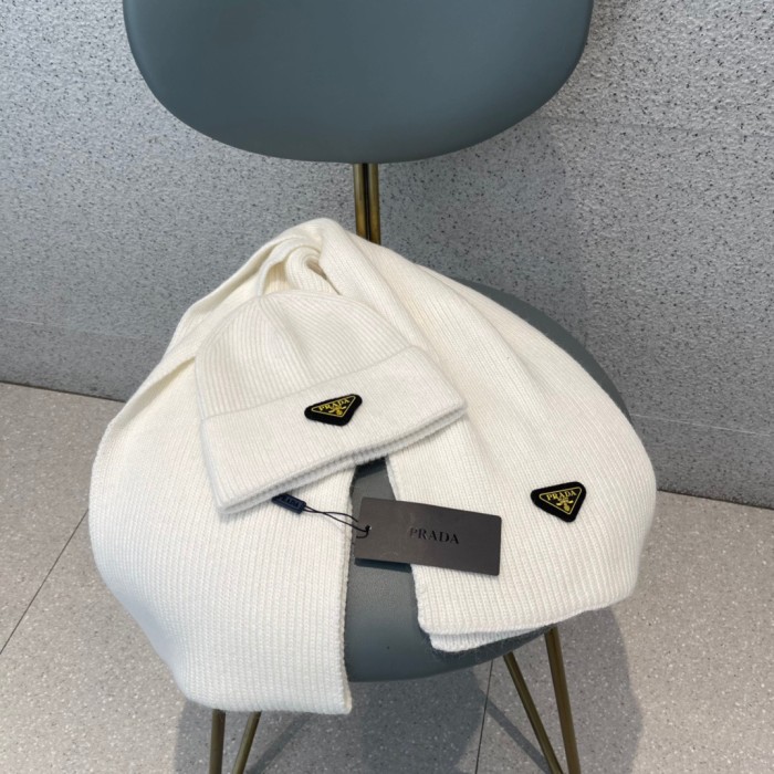 Hat & Scarf Prada 4