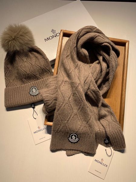 Hat & Scarf Moncler 1