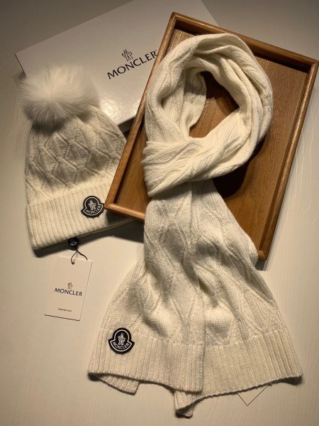 Hat & Scarf Moncler 1