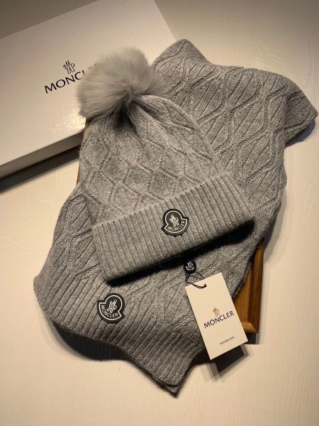 Hat & Scarf Moncler 1