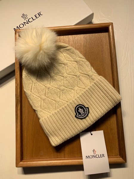 Hat Moncler 4