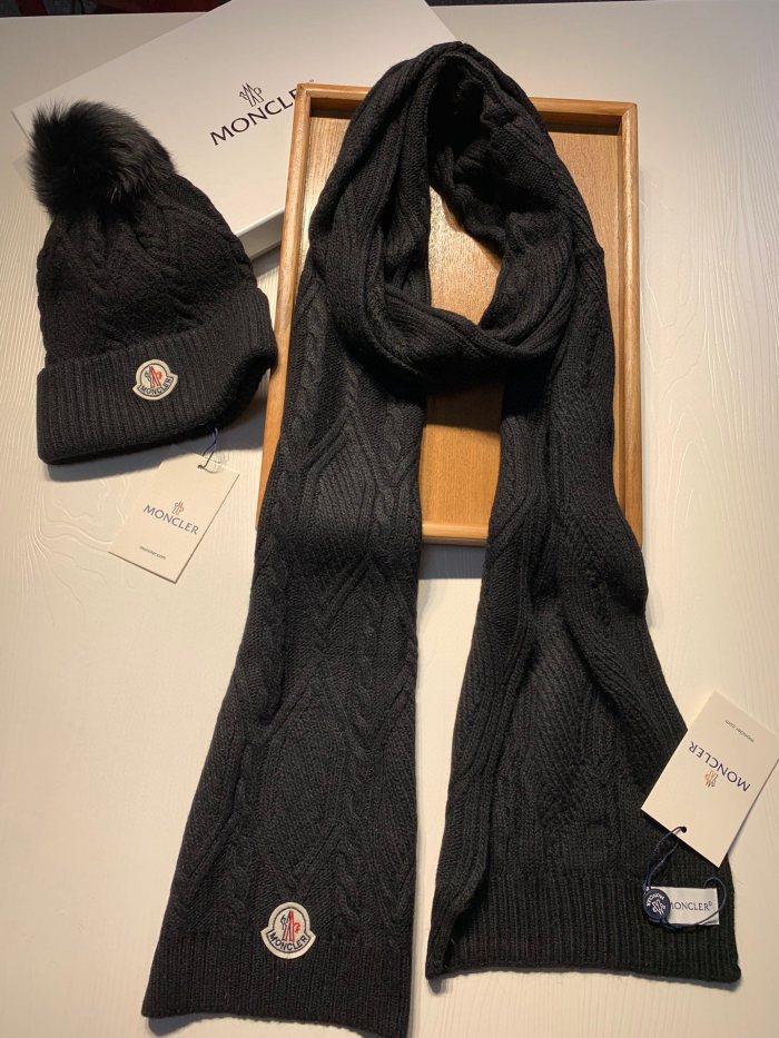 Hat & Scarf Moncler 2