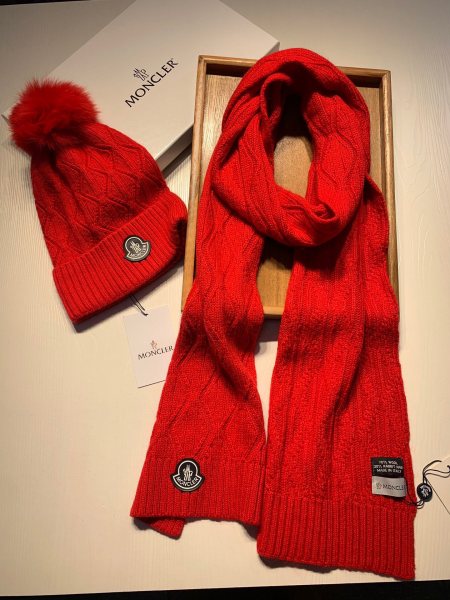 Hat & Scarf Moncler 1