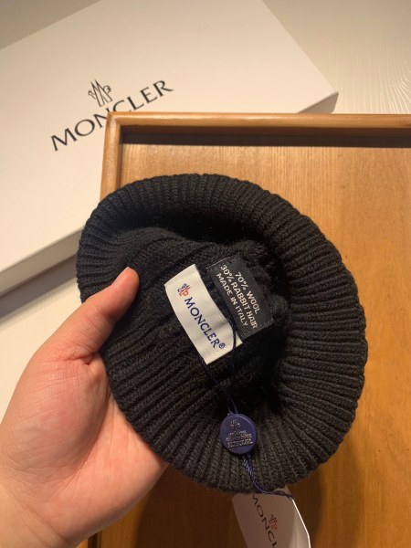 Hat Moncler 3