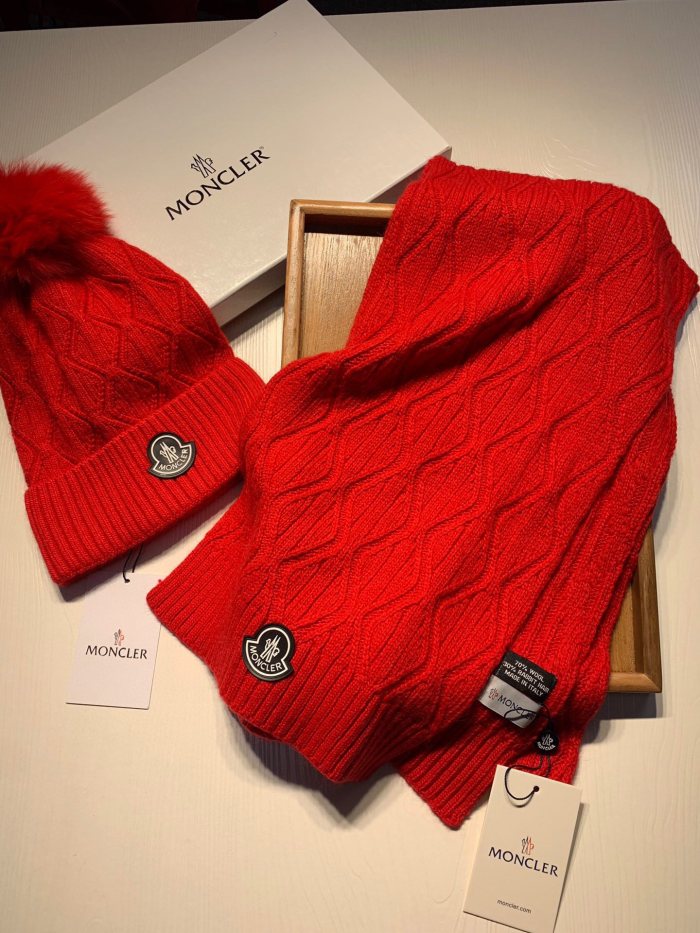 Hat & Scarf Moncler 1