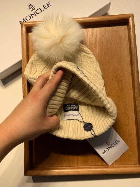 Hat Moncler 4