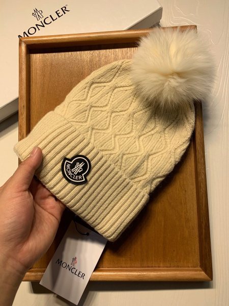 Hat Moncler 4