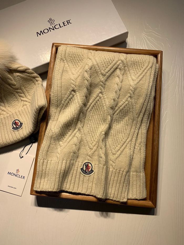 Hat & Scarf Moncler 2