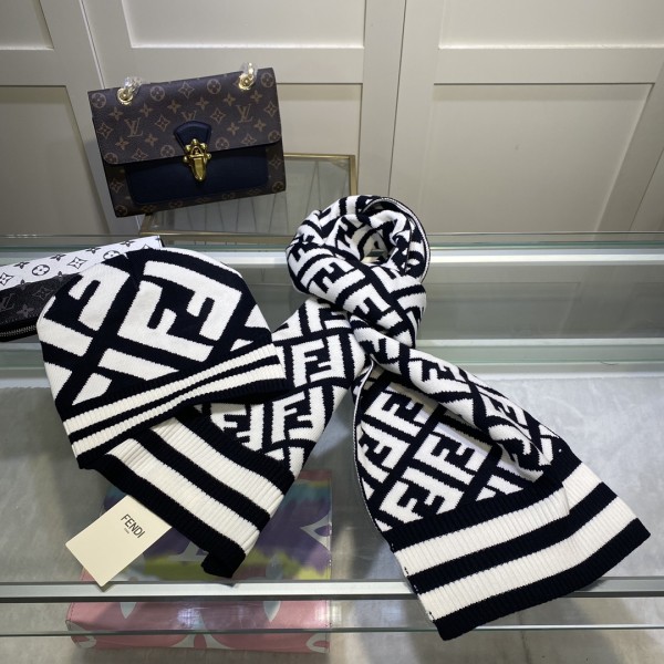 Hat & Scarf Fendi 1