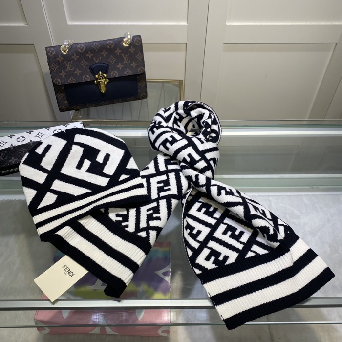 Hat & Scarf Fendi 1