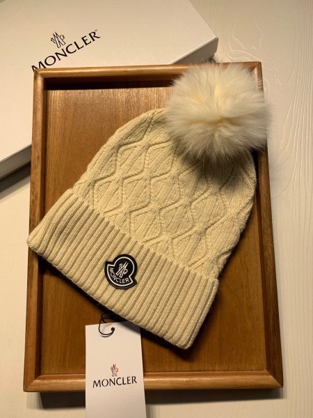 Hat Moncler 4