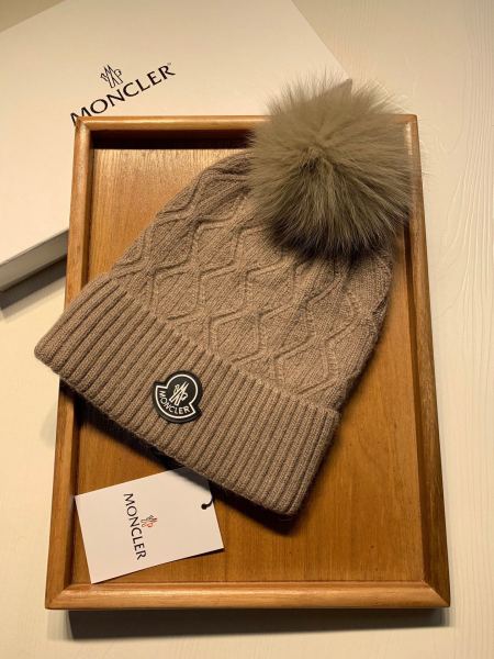 Hat Moncler 4